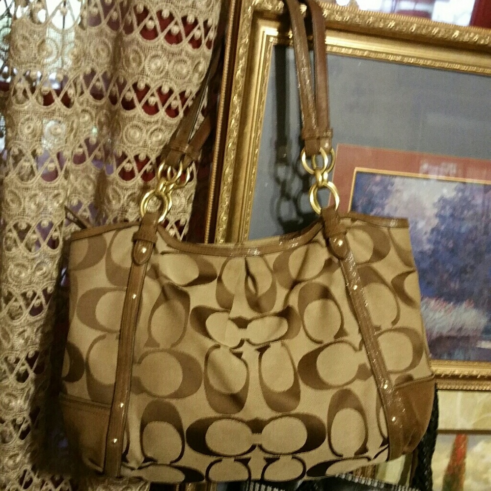 Coach Handbag - Picture 2 of 8